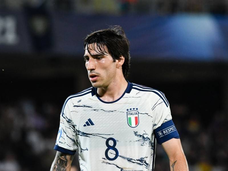 爱游戏新闻-意大利阵容稳定，赢得比赛晋级下一轮的简单介绍