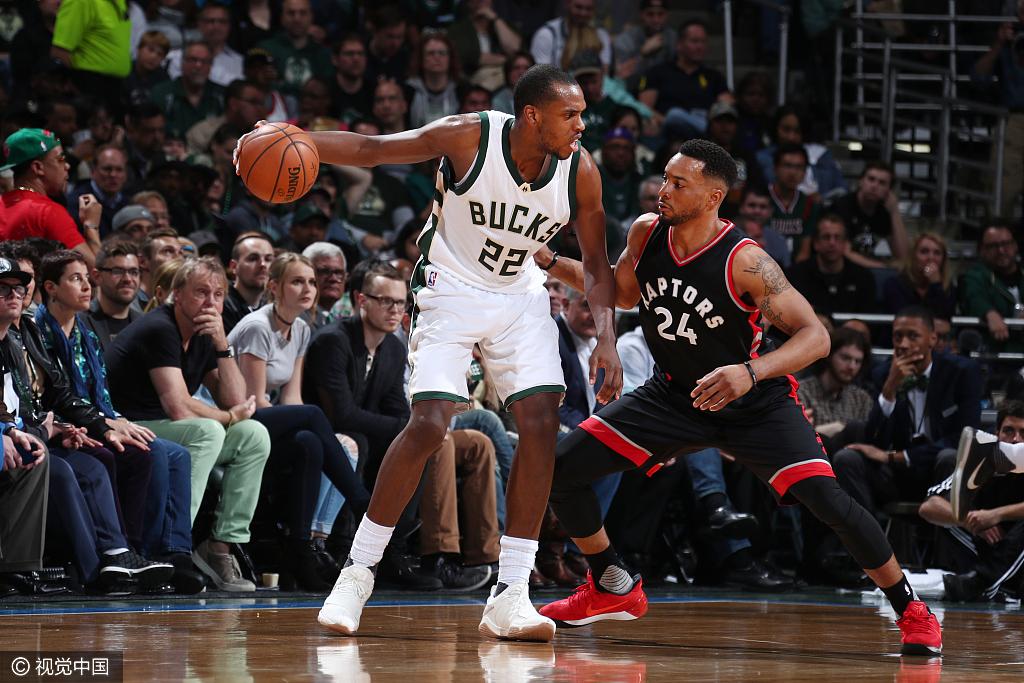 东部半决赛：雄鹿再胜猛龙晋级总决赛