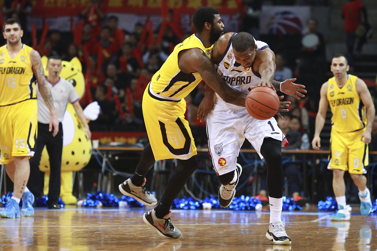 爱游戏下载-关于热火客场大胜黄蜂，全力争取季后赛资格的信息