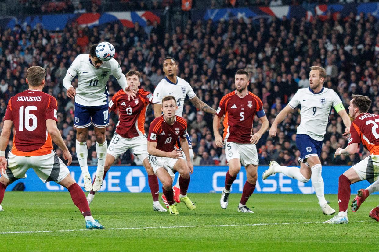 爱游戏网址-英格兰队大胜罗马尼亚晋级欧洲锦标赛