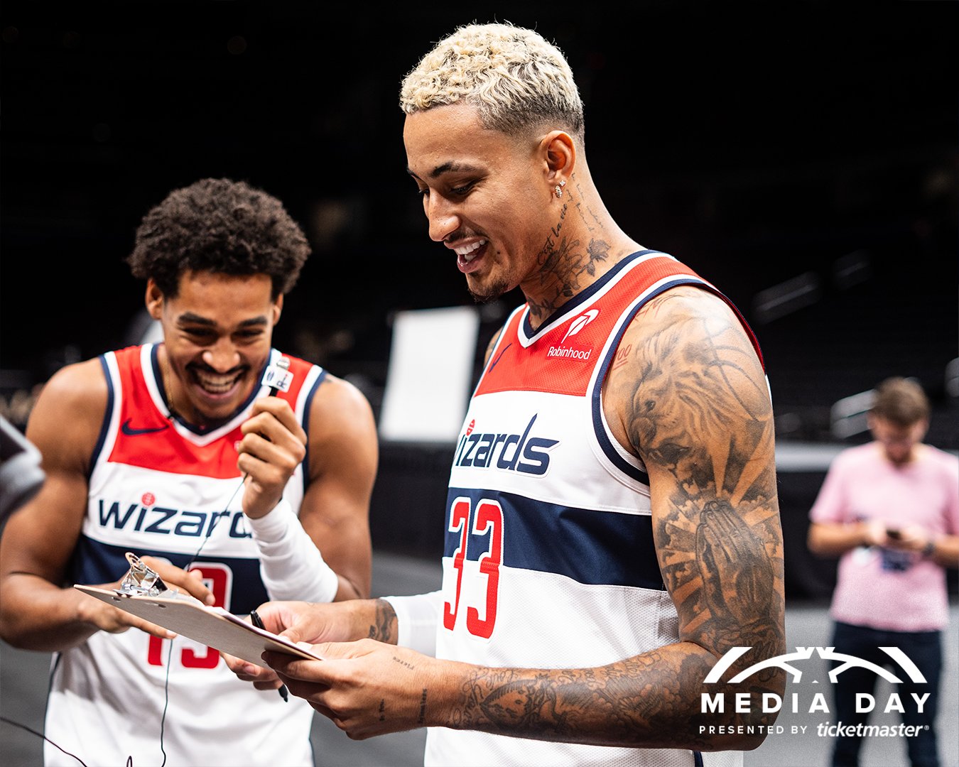 爱游戏注册-奇才球员联手爆发，完成逆转，击败东部强队