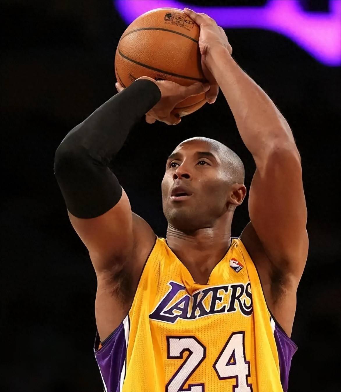 包含科比成为NBA历史第一得分手是怎样的感受？的词条