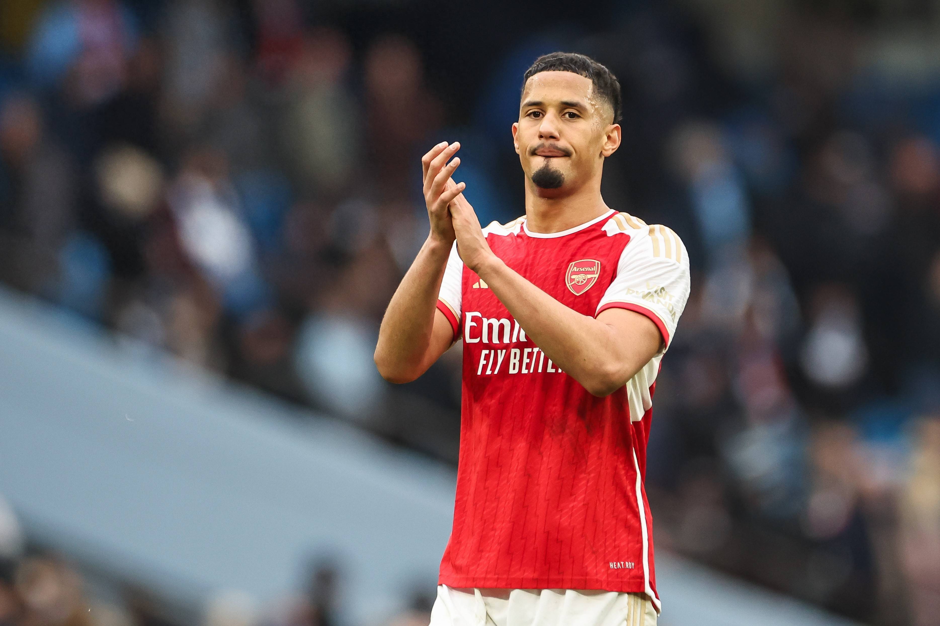 爱游戏官网-阿森纳遭遇连败，球队中场失去控制力