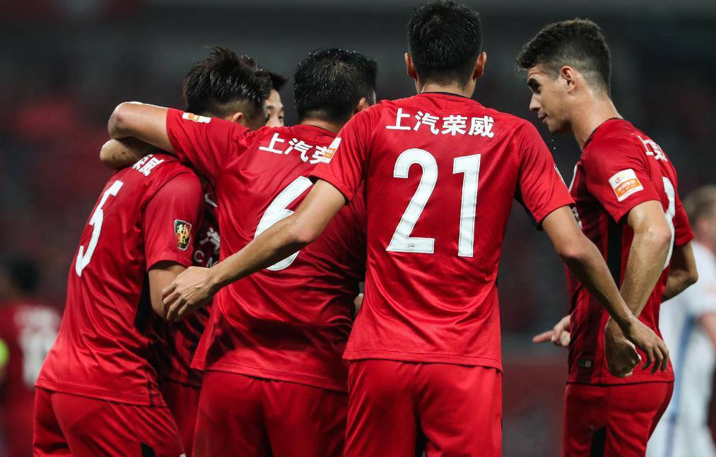 爱游戏电竞-上港客场对阵泰达，实力对决备受关注