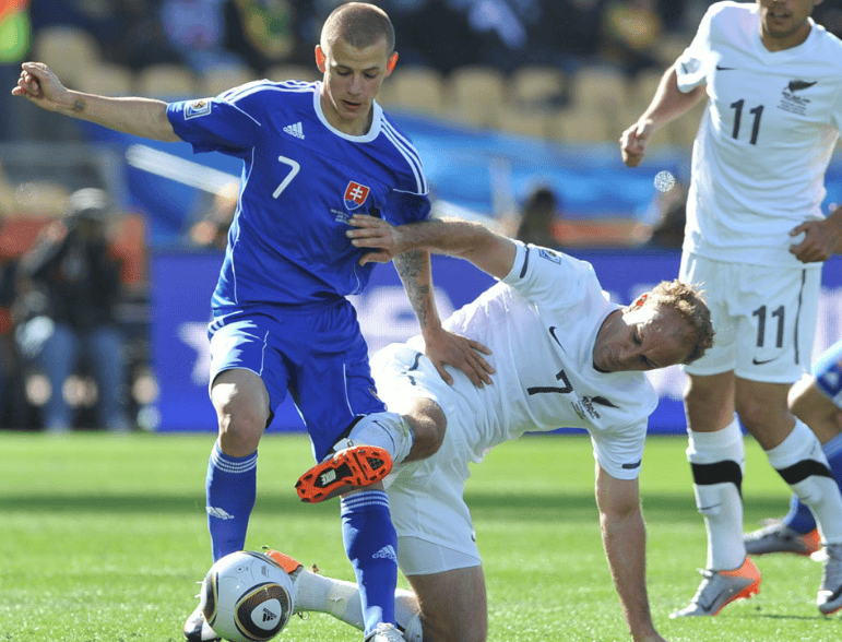 爱游戏app-斯洛伐克队在欧国联比赛中遭遇艰难，无缘晋级四强的简单介绍