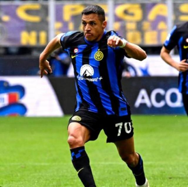 包含那不勒斯球员精准传中，助攻得手，但球队仍落后的词条