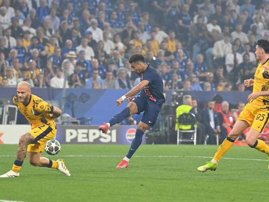 爱游戏直播-关于巅峰对决燃烧球场，飙分过百争夺胜利的信息