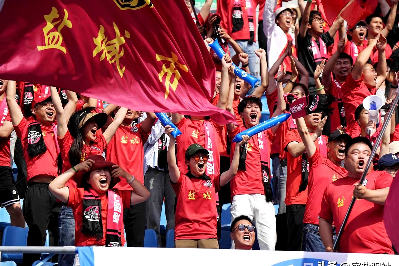 爱游戏入口-包含国内足球联赛紧张激烈，焦点十足的词条