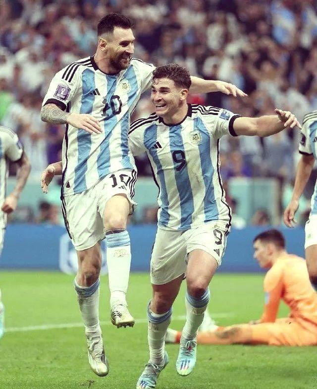 比利时-击败意大利阿根廷挺进男足世界杯半决赛的简单介绍